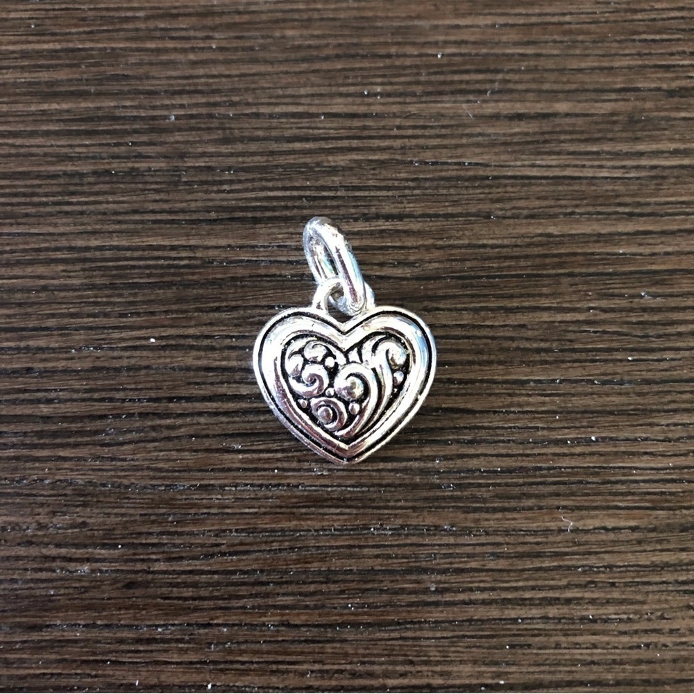 Silver metal heart pendent